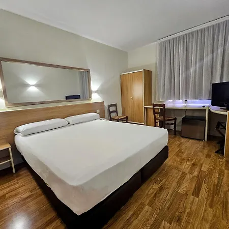 Hotel Yit Ciudad De