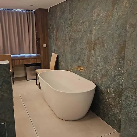 Yit Ciudad De 3* Έλτσε