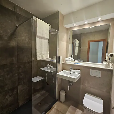 Hotel Yit Ciudad De 3*