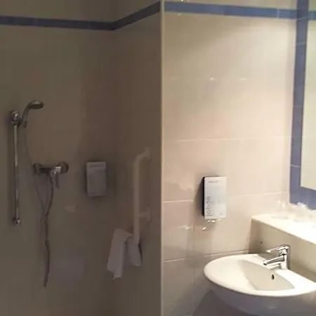 Hotel Yit Ciudad De 3*