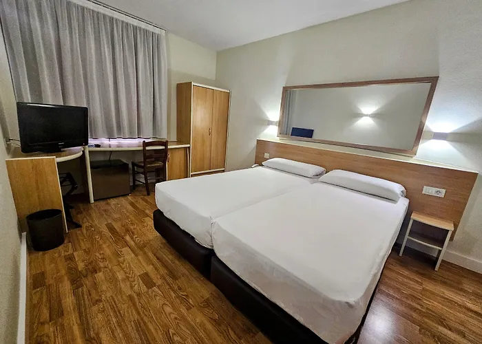 Hotel Yit Ciudad De 3*
