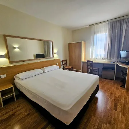 מלון Yit Ciudad De 3*