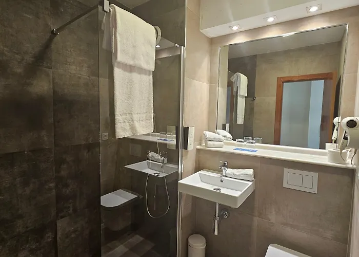 فندق Yit Ciudad De 3*
